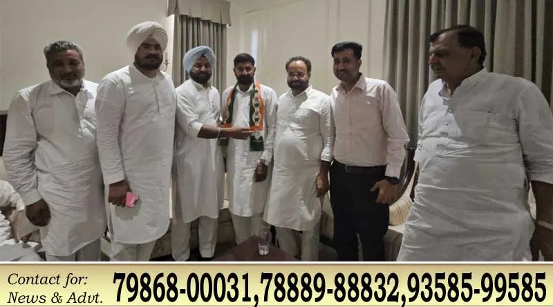  फाजिल्का के युवा नेता राकेश कुमार राधा साथियों सहित कांग्रेस में शामिल