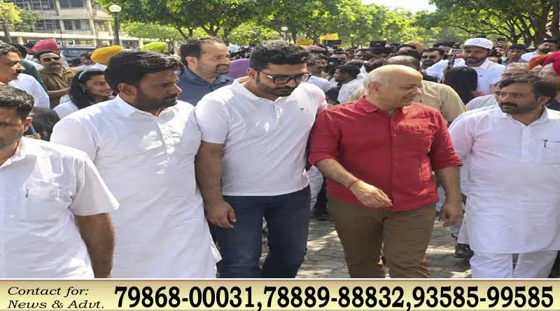चंडीगढ़ में वोट चोरी के आरोपों पर प्रदर्शन, संदीप सिंह भट्टी भी हुए शामिल